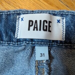 Never worn, straight le, blue jeans.